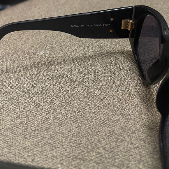 CHANEL Quilted black sunglasses - Picture 5 of 8